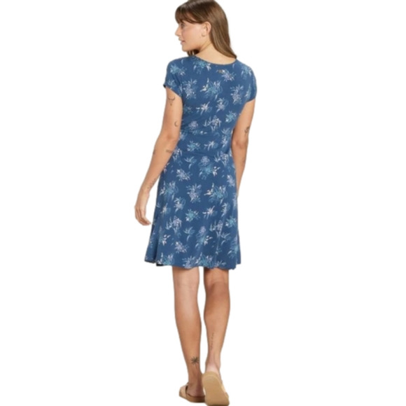 SHERPA Womens Padma Wrap Dress Neelo Blue Floral soft athletic dress size small - Picture 3 of 8